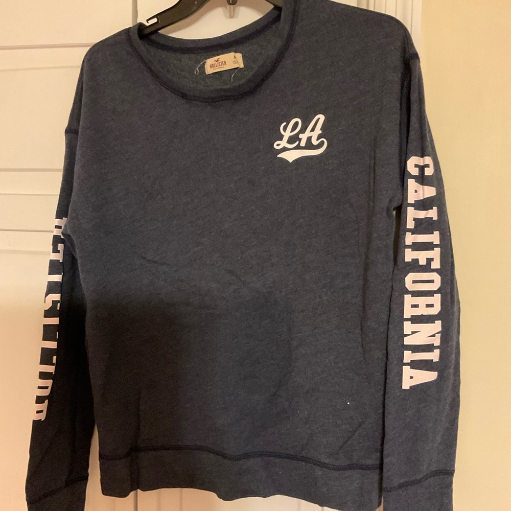 Hollister soft fleece top. Size M